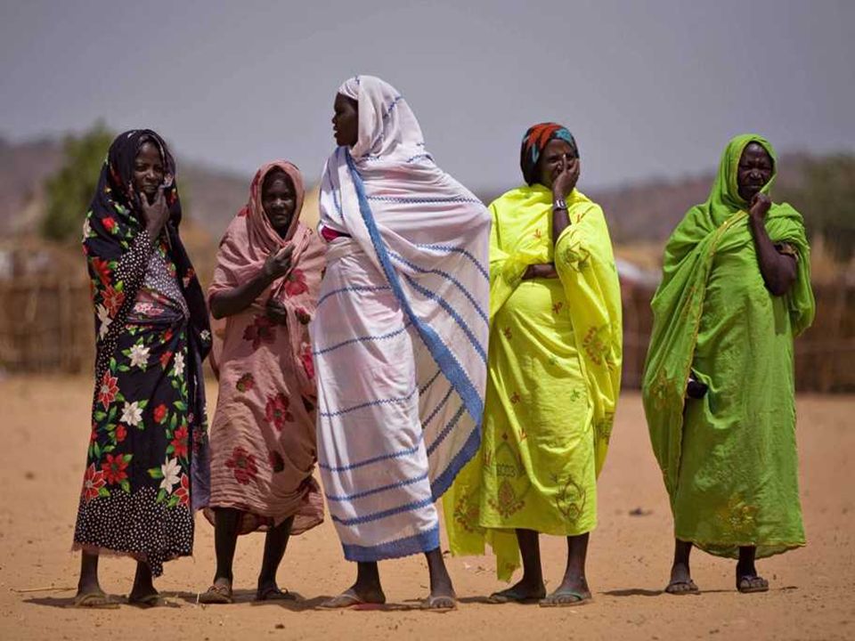 Житель северной африки 6. Суданские арабы народ Африки. Судан одежда. Судан Национальная одежда. Народы Судана.